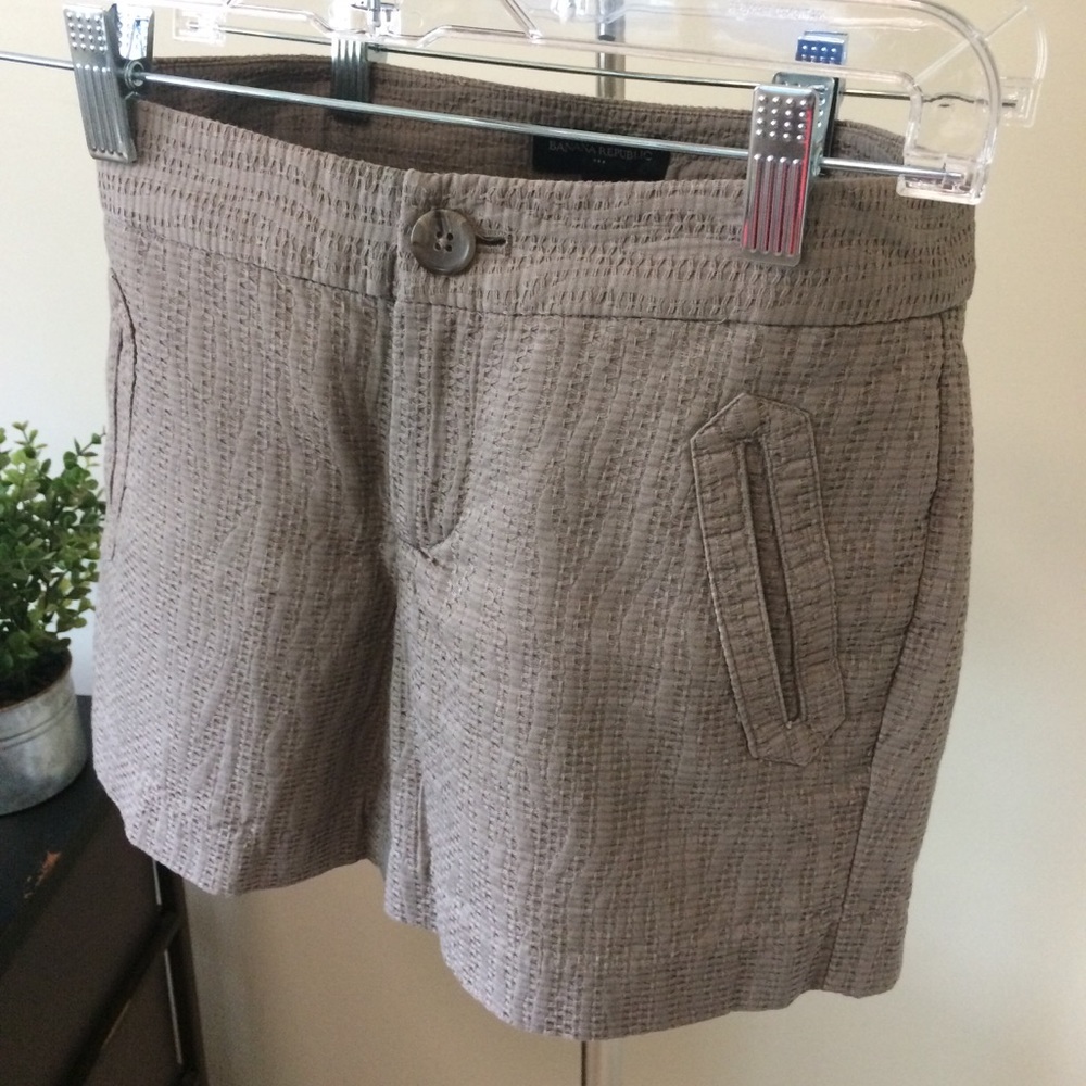 Banana Republic Textured Fabric Short <2>